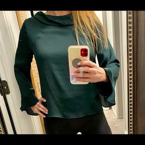 Emerald silky flowy sleeves